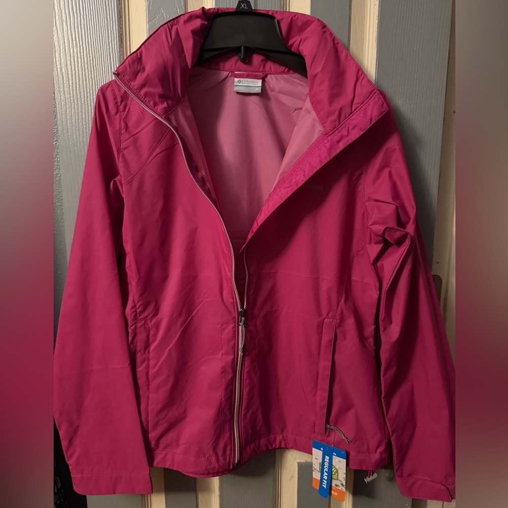 Columbia Women's Fuchsia Hooded Rain Jacket